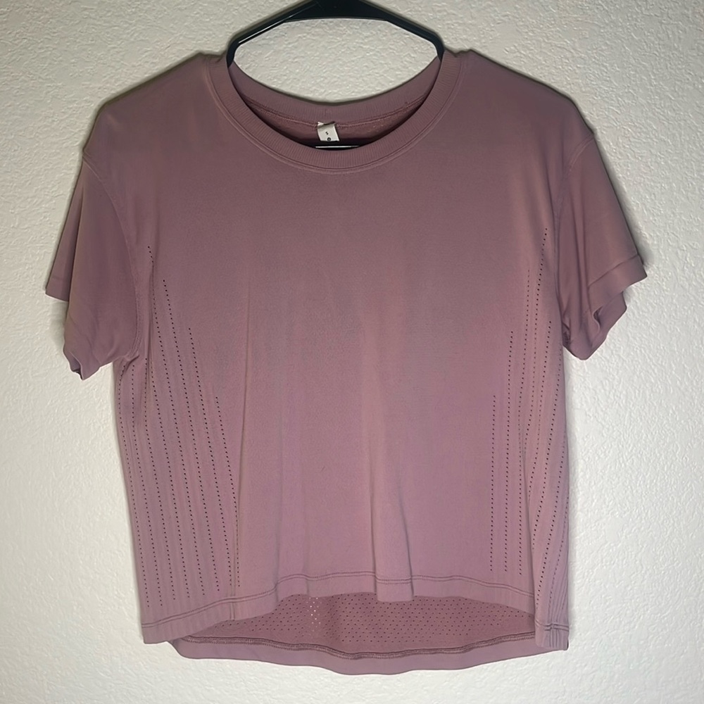 Lululemon pink t shirt